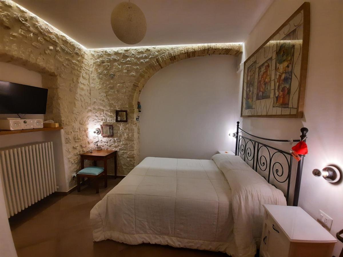 Picchio&Pinocchio Guest House Сулмона Екстериор снимка