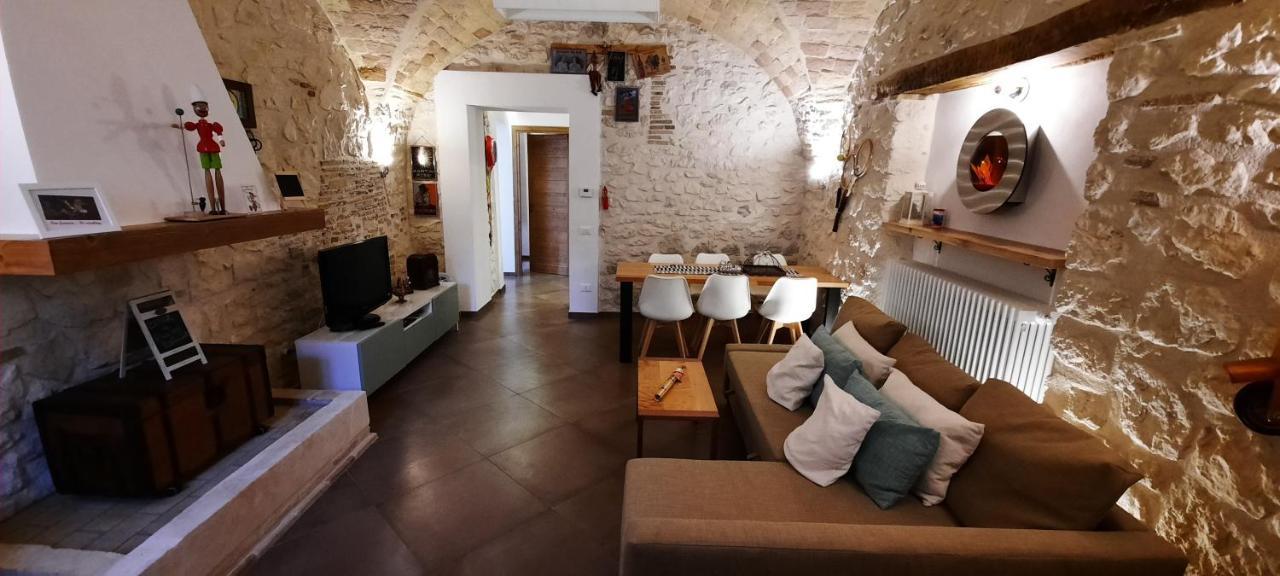 Picchio&Pinocchio Guest House Сулмона Екстериор снимка