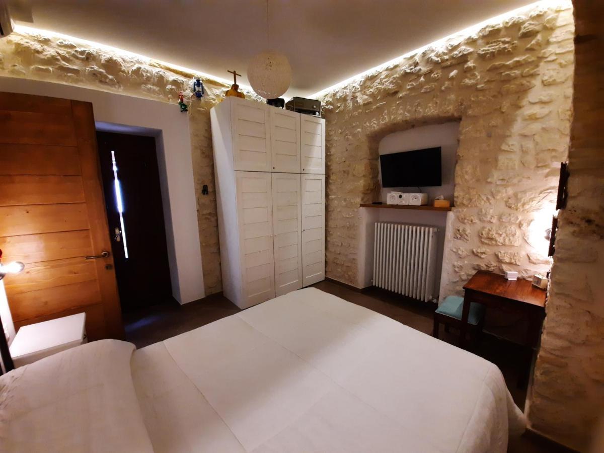 Picchio&Pinocchio Guest House Сулмона Екстериор снимка