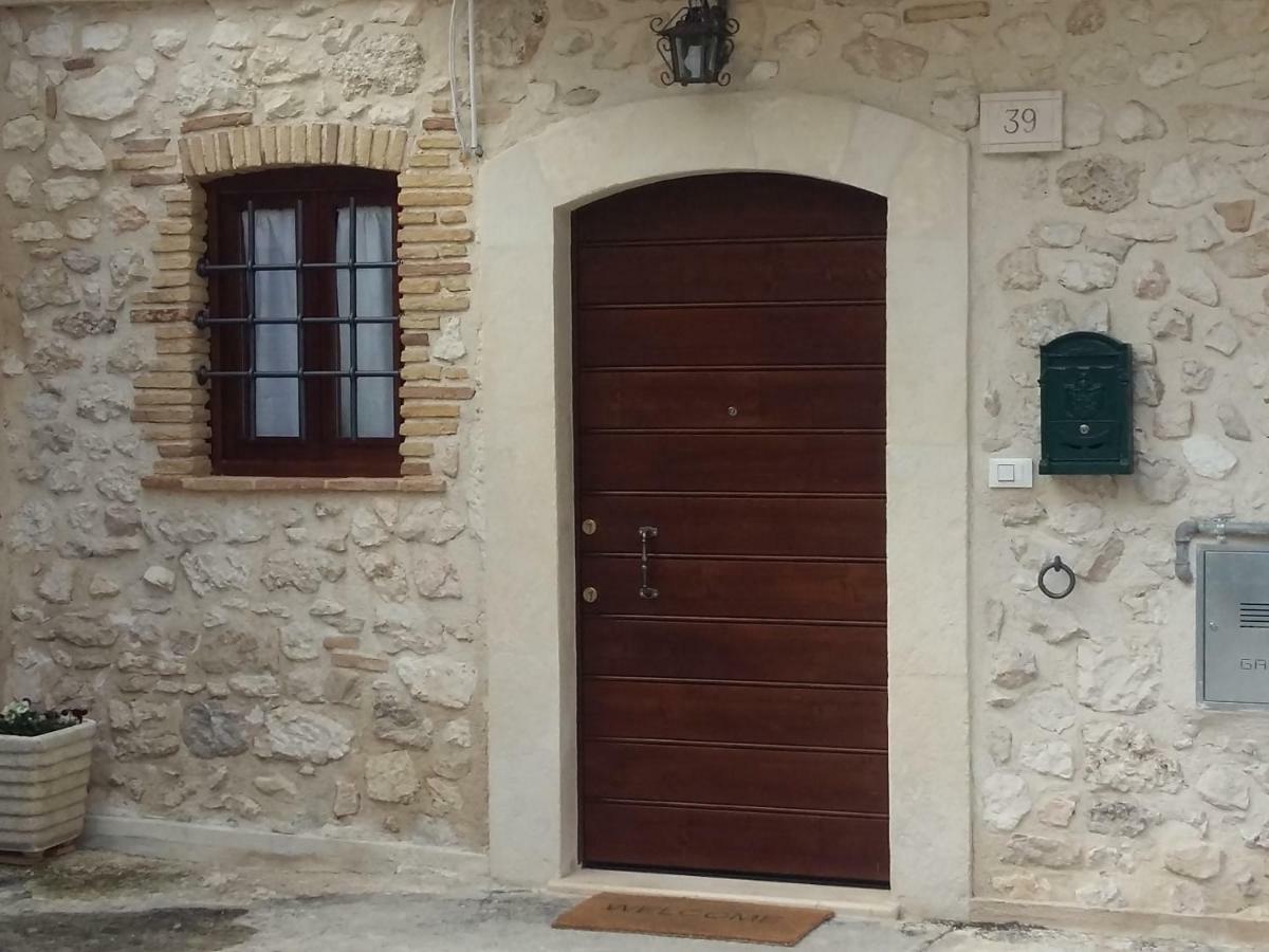 Picchio&Pinocchio Guest House Сулмона Екстериор снимка