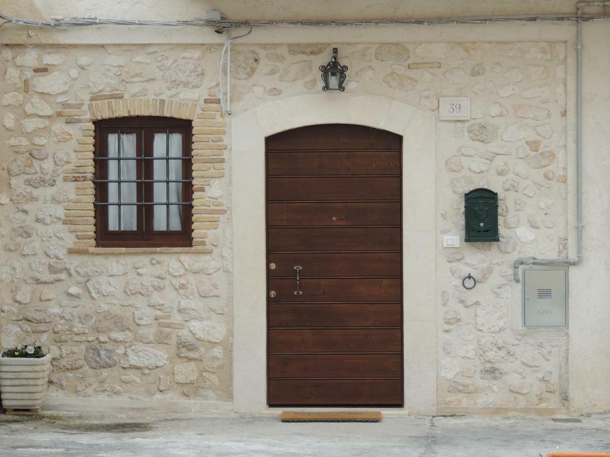 Picchio&Pinocchio Guest House Сулмона Екстериор снимка